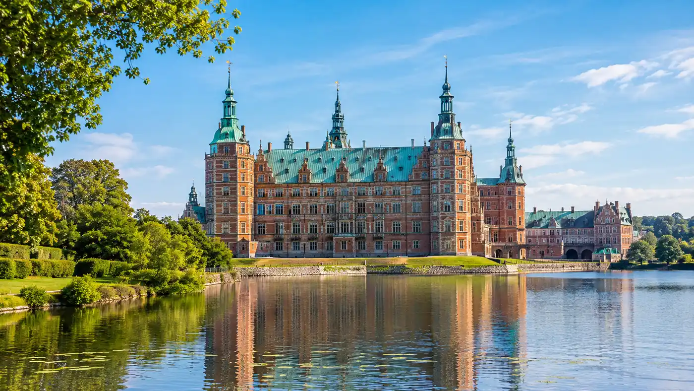 Frederiksborg Castle Day Trip and Tour Guide