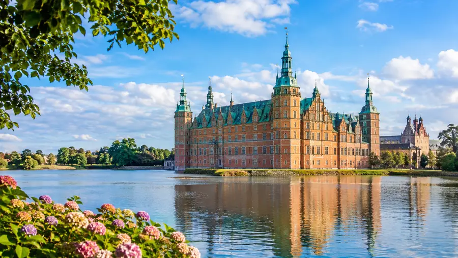 How to Get to Frederiksborg Castle from Copenhagen
